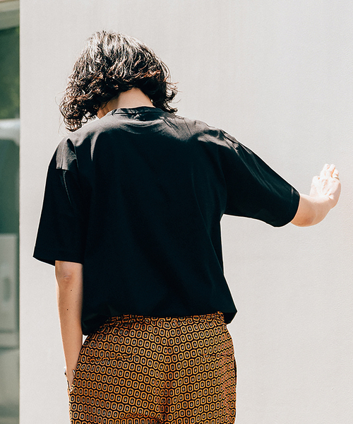 EDIFICE LA BOUCLE(エディフィスラブークル)の「【LA BOUCLE / ラブークル】アルビニスタ スムース クルーネック Tシャツ(Tシャツ/カットソー・メンズ・ブラウン系その他/アイボリー/ブラック/パープル/グリーン系その他・3/2/1)」の14枚目の写真