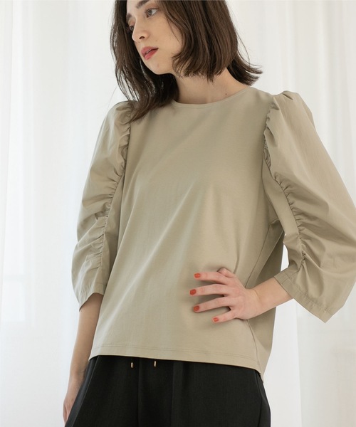 OPAQUE.CLIP(オペークドットクリップ)の「◆シルク調スーピマコットン 異素材ギャザースリーブカットソー【洗濯機洗い可】(Tシャツ/カットソー・レディース・サンドベージュ/ホワイト系/ライトブルー/ブラック・36/38/40/42)」の20枚目の写真