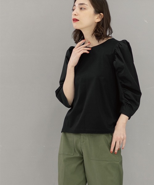 OPAQUE.CLIP(オペークドットクリップ)の「◆シルク調スーピマコットン 異素材ギャザースリーブカットソー【洗濯機洗い可】(Tシャツ/カットソー・レディース・サンドベージュ/ホワイト系/ライトブルー/ブラック・36/38/40/42)」の12枚目の写真