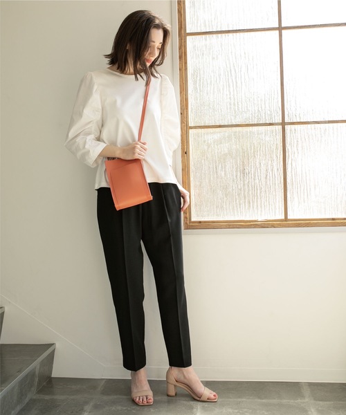 OPAQUE.CLIP(オペークドットクリップ)の「◆シルク調スーピマコットン 異素材ギャザースリーブカットソー【洗濯機洗い可】(Tシャツ/カットソー・レディース・サンドベージュ/ホワイト系/ライトブルー/ブラック・36/38/40/42)」の8枚目の写真