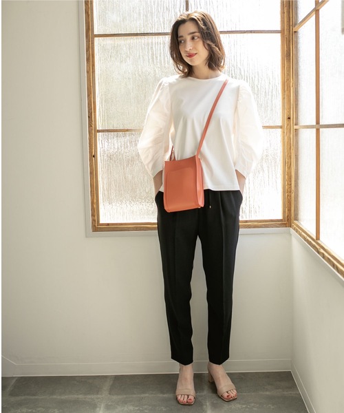 OPAQUE.CLIP(オペークドットクリップ)の「◆シルク調スーピマコットン 異素材ギャザースリーブカットソー【洗濯機洗い可】(Tシャツ/カットソー・レディース・サンドベージュ/ホワイト系/ライトブルー/ブラック・36/38/40/42)」の9枚目の写真