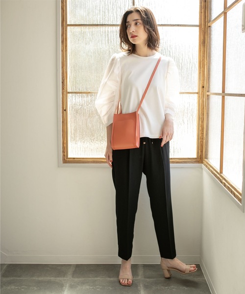 OPAQUE.CLIP(オペークドットクリップ)の「◆シルク調スーピマコットン 異素材ギャザースリーブカットソー【洗濯機洗い可】(Tシャツ/カットソー・レディース・サンドベージュ/ホワイト系/ライトブルー/ブラック・36/38/40/42)」の10枚目の写真