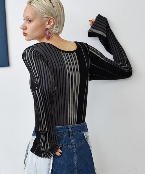 casane(カサネ)の「2wayマルチカラーラインニット(ニット/セーター・レディース・ブラック/ホワイト/ベージュ・FREE)」の3枚目の写真