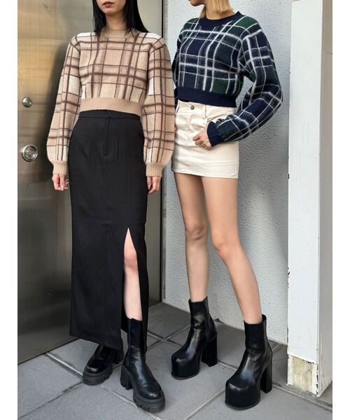EMODA(エモダ)の「スーパーハイウエストスリットスカート(スカート・レディース・ブルー/ブラック/ベージュ・SMALL/MEDIUM)」の15枚目の写真