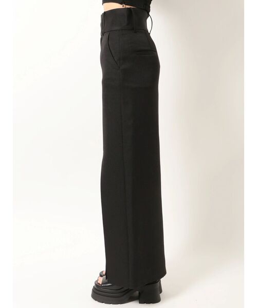 EMODA(エモダ)の「スーパーハイウエストスリットスカート(スカート・レディース・ブルー/ブラック/ベージュ・SMALL/MEDIUM)」の22枚目の写真
