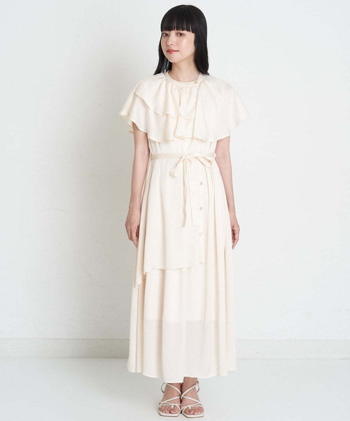 A de a.v.v（アードアー・ヴェ・ヴェ）の「レイヤード風フレアフリルサテンワンピース（ワンピース・レディース・アイボリー/ブラック・SMALL/MEDIUM）」の21枚目の写真