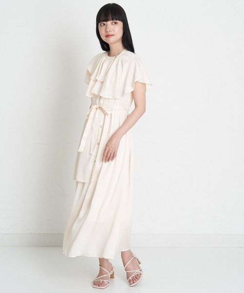 A de a.v.v（アードアー・ヴェ・ヴェ）の「レイヤード風フレアフリルサテンワンピース（ワンピース・レディース・アイボリー/ブラック・SMALL/MEDIUM）」の14枚目の写真