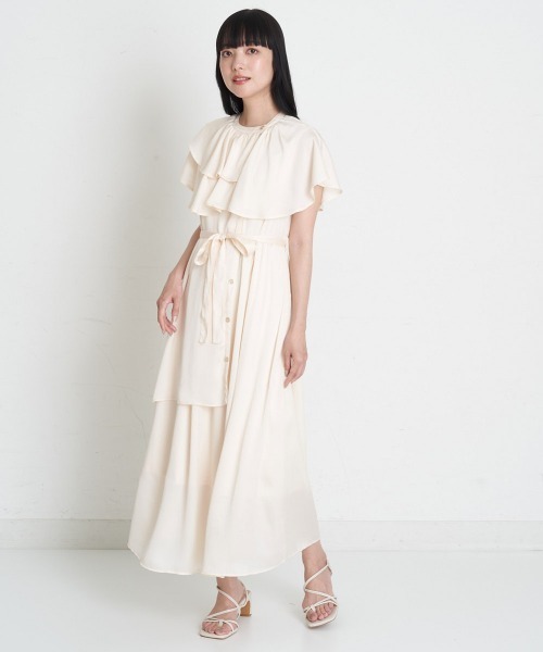 A de a.v.v（アードアー・ヴェ・ヴェ）の「レイヤード風フレアフリルサテンワンピース（ワンピース・レディース・アイボリー/ブラック・SMALL/MEDIUM）」の12枚目の写真