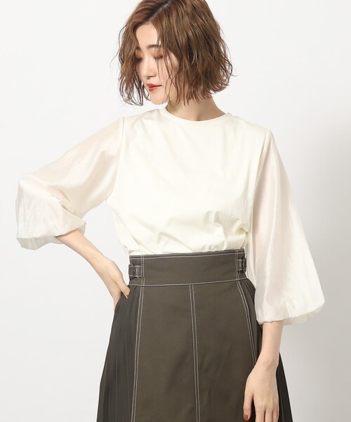 grove（グローブ）の「◆ブラウスライクなお袖のバルーンが可愛い！1枚で着映えするデザインカットソー（Tシャツ/カットソー・レディース・オフホワイト/ブルー/ブラック・02/03/01/05/04）」の2枚目の写真