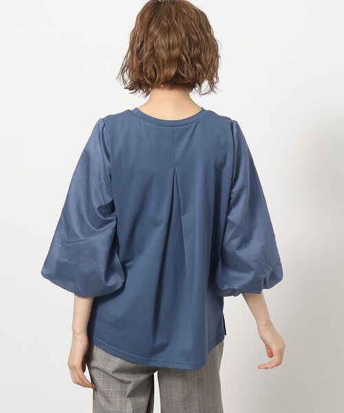 grove（グローブ）の「◆ブラウスライクなお袖のバルーンが可愛い！1枚で着映えするデザインカットソー（Tシャツ/カットソー・レディース・オフホワイト/ブルー/ブラック・02/03/01/05/04）」の9枚目の写真