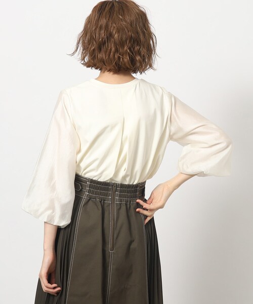 grove（グローブ）の「◆ブラウスライクなお袖のバルーンが可愛い！1枚で着映えするデザインカットソー（Tシャツ/カットソー・レディース・オフホワイト/ブルー/ブラック・02/03/01/05/04）」の15枚目の写真