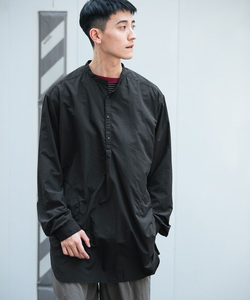 NUMERALS（ヌメラルズ）の「[NUMERALS]ビッグプルオーバーシャツ（シャツ/ブラウス・メンズ・ブラック/ベージュ・FREE）」の2枚目の写真