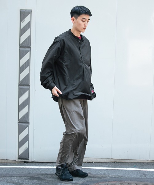 NUMERALS（ヌメラルズ）の「[NUMERALS]ビッグプルオーバーシャツ（シャツ/ブラウス・メンズ・ブラック/ベージュ・FREE）」の3枚目の写真