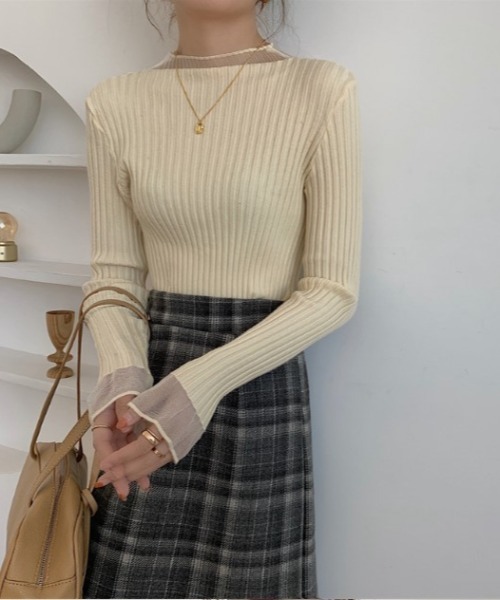 sorule（ソルレ）の「シアーレイヤード風リブニットプルオーバー（Tシャツ/カットソー・レディース・ブルー/ホワイト/ブラック/アイボリー/パープル・FREE）」の9枚目の写真