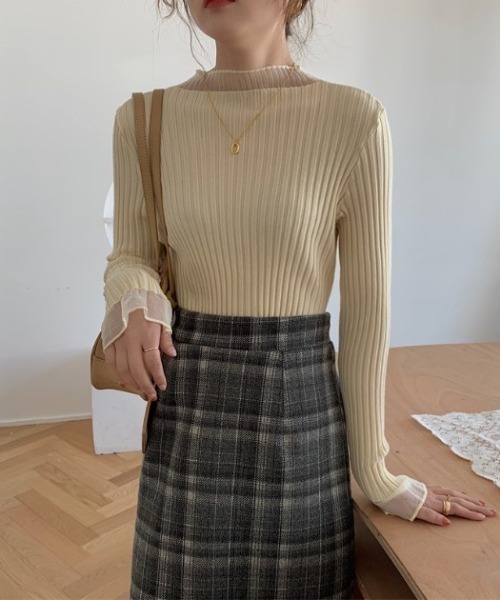 sorule（ソルレ）の「シアーレイヤード風リブニットプルオーバー（Tシャツ/カットソー・レディース・ブルー/ホワイト/ブラック/アイボリー/パープル・FREE）」の10枚目の写真