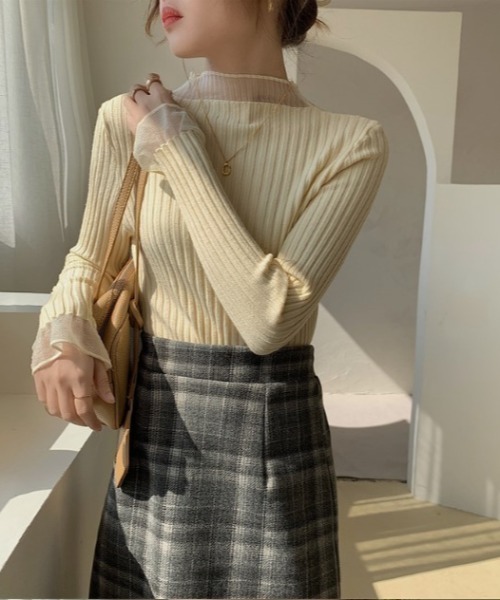 sorule（ソルレ）の「シアーレイヤード風リブニットプルオーバー（Tシャツ/カットソー・レディース・ブルー/ホワイト/ブラック/アイボリー/パープル・FREE）」の12枚目の写真