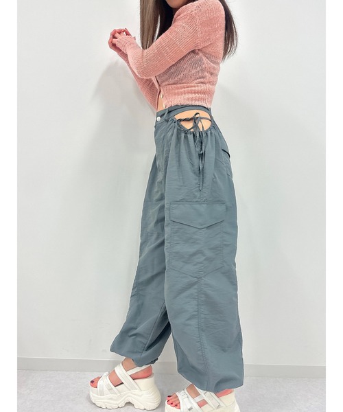 DURAS(デュラス)の「サイド開きリボンパラシュートパンツ(カーゴパンツ・レディース・ブラック/カーキ・M/S)」の4枚目の写真