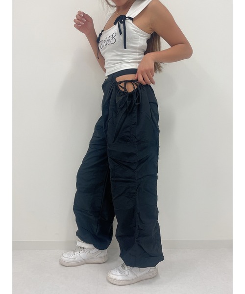 DURAS(デュラス)の「サイド開きリボンパラシュートパンツ(カーゴパンツ・レディース・ブラック/カーキ・M/S)」の6枚目の写真
