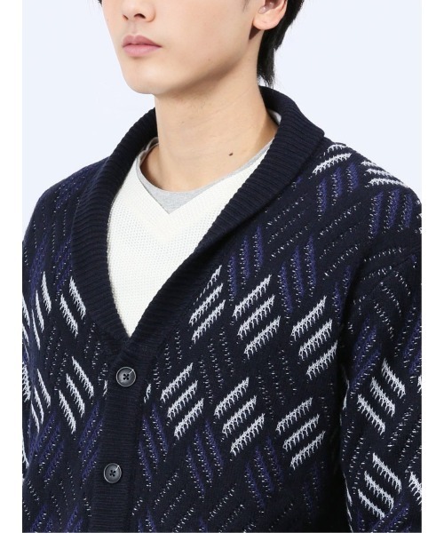 m.f.editorial(エムエフエディトリアル)の「【裏地付き ウォッシャブル】m.f.エディトリアル メンズ 配色ダイヤ柄 ショールカラーニットアウター(カーディガン/ボレロ・メンズ・ネイビー/ブラック・LARGE/MEDIUM)」の10枚目の写真