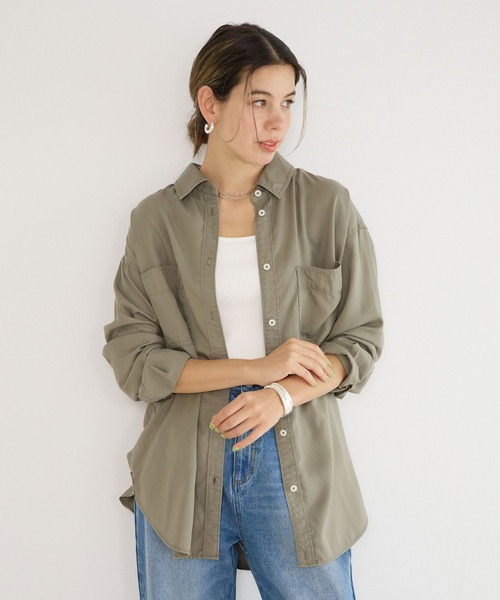 BAYFLOW(ベイフロー)の「2WAYスタンダードシャツ(シャツ/ブラウス・レディース・ブルー/カーキ/グレイッシュベージュ/ラベンダー・FREE)」の10枚目の写真