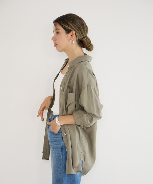 BAYFLOW(ベイフロー)の「2WAYスタンダードシャツ(シャツ/ブラウス・レディース・ブルー/カーキ/グレイッシュベージュ/ラベンダー・FREE)」の12枚目の写真