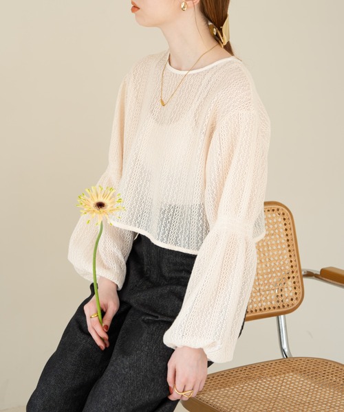 hinari（ヒナリ）の「2WAYシャーリングレーストップス（シャツ/ブラウス・レディース・ナチュラル/ホワイト・FREE）」の18枚目の写真