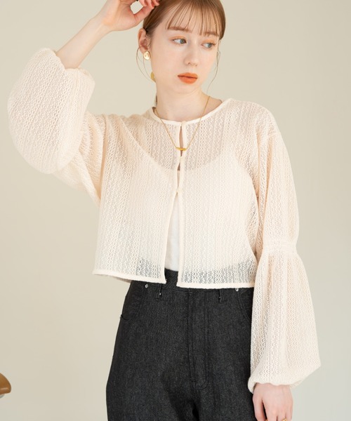 hinari（ヒナリ）の「2WAYシャーリングレーストップス（シャツ/ブラウス・レディース・ナチュラル/ホワイト・FREE）」の10枚目の写真