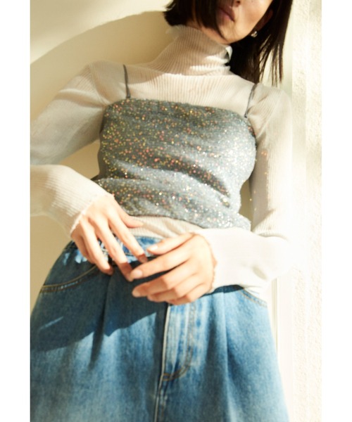 emmi(エミ)の「【emmi atelier】スパンコールビスチェ(シャツ/ブラウス・レディース・ライトブルー/ブラック・FREE)」の2枚目の写真