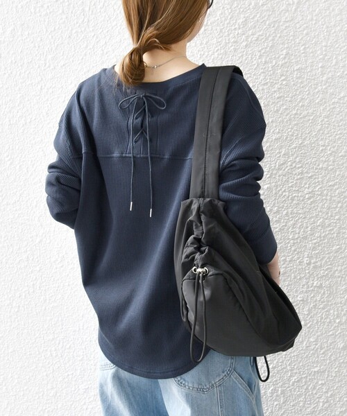 SHIPS any（シップス エニィ）の「SHIPS any:〈洗濯機可能〉ワッフル  レースアップ ラウンドヘム プルオーバー（Tシャツ/カットソー・レディース・ホワイト/ライトグレー/ネイビー/ライトグレー系1・ONE SIZE）」の7枚目の写真