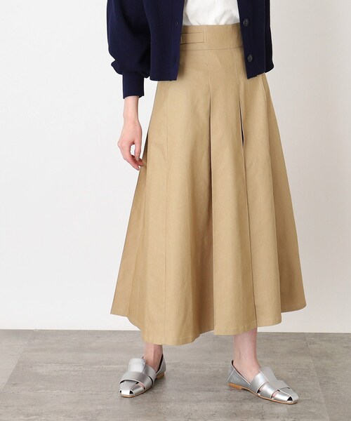 THE SHOP TK （ザ ショップ ティーケー ）の「◆【美シルエット】デニムタックスカート/手洗い可（デニムスカート・レディース・ネイビー/ベージュ/カーキ・11/12/13）」の2枚目の写真