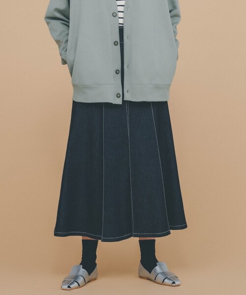 THE SHOP TK （ザ ショップ ティーケー ）の「◆【美シルエット】デニムタックスカート/手洗い可（デニムスカート・レディース・ネイビー/ベージュ/カーキ・11/12/13）」の15枚目の写真