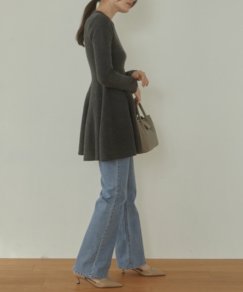 ACYM アシーム Candy peplum knit ワンピース　グレー ACYM（アシーム）の「Candy peplum knit ワンピース（ワンピース