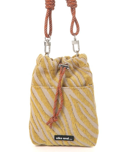 niko and...(ニコアンド)の「オリジナル細コード巾着ショルダーバッグN(ショルダーバッグ・レディース・ブラック系その他/シルバー/ブルー/アイボリー/ブラック/スカイブルー/ベージュ/イエロー/その他2/その他1/イエロー系/オレンジ/シルバー系その他/グレー系その他・0)」の22枚目の写真
