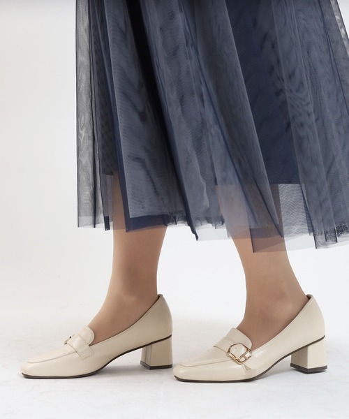 TRUDEA（トルディア）の「ベルトデザインパンプス（パンプス・レディース・ベージュ/アイボリー/ブラック・LARGE/MEDIUM/SMALL）」の15枚目の写真