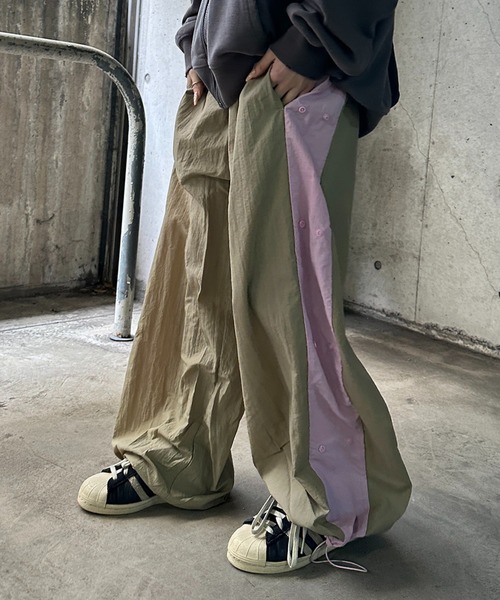 sedacle（セダクル）の「サイドボタン2way配色ナイロンパンツ（その他パンツ・メンズ・グレー/チャコールグレー/ベージュ・SMALL/MEDIUM/LARGE）」の18枚目の写真