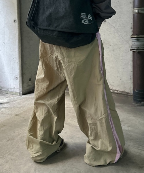 sedacle（セダクル）の「サイドボタン2way配色ナイロンパンツ（その他パンツ・メンズ・グレー/チャコールグレー/ベージュ・SMALL/MEDIUM/LARGE）」の20枚目の写真