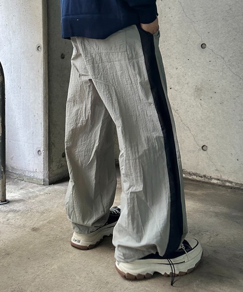 sedacle（セダクル）の「サイドボタン2way配色ナイロンパンツ（その他パンツ・メンズ・グレー/チャコールグレー/ベージュ・SMALL/MEDIUM/LARGE）」の14枚目の写真