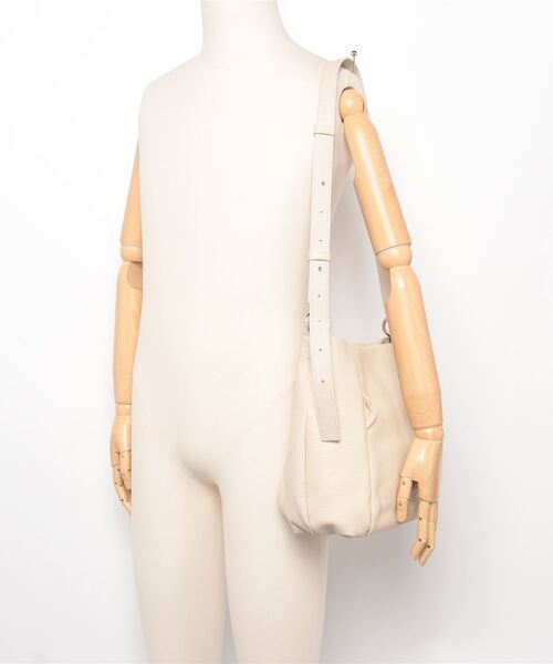 Epoi（エポイ）の「Tuck タック 2way ミドル ショルダー バッグ（ショルダーバッグ・レディース・ブラック/ライトグレー/ホワイト・FREE）」の4枚目の写真