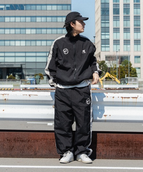 kutir(クティール)の「ナイロントラックワイドパンツ【セットアップ着用可能】(その他パンツ・メンズ・ブラック/ベージュ/ライトグレー/チャコールグレー/ネイビー・SMALL/MEDIUM/LARGE)」の11枚目の写真