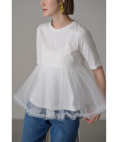 &. NOSTALGIA(アンドドットノスタルジア)の「チュールフリルヘムカットソー(Tシャツ/カットソー・レディース・オフホワイト/ブラック・M)」の1枚目の写真