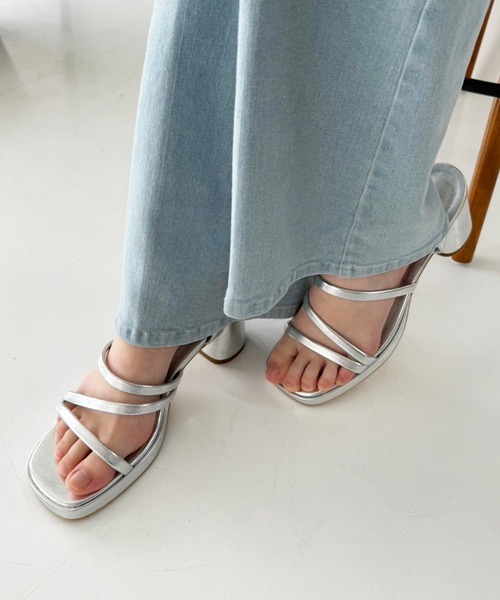 one after another NICE CLAUP（ワンアフターアナザーナイスクラップ）の「ストーム付きストラップサンダル（サンダル・レディース・ゴールド/シルバー・L/M/S）」の6枚目の写真