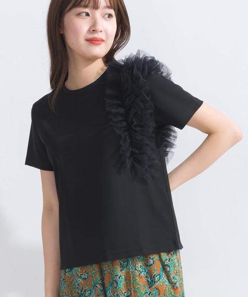 PICCIN(ピッチン)の「フリルショルダープルオーバー(Tシャツ/カットソー・レディース・ベージュ/ブラック/オフホワイト・M)」の2枚目の写真