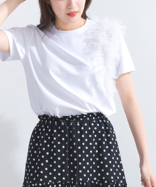 PICCIN(ピッチン)の「フリルショルダープルオーバー(Tシャツ/カットソー・レディース・ベージュ/ブラック/オフホワイト・M)」の4枚目の写真
