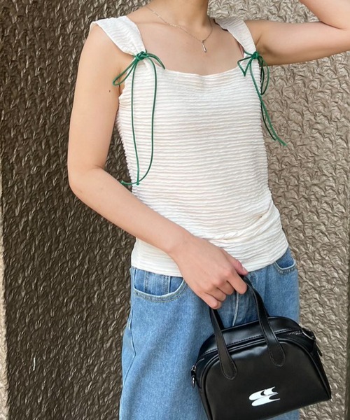 mebole(メボレ)の「バイカラーショルダーリボントップス(Tシャツ/カットソー・レディース・ブラック/ホワイト・FREE)」の5枚目の写真