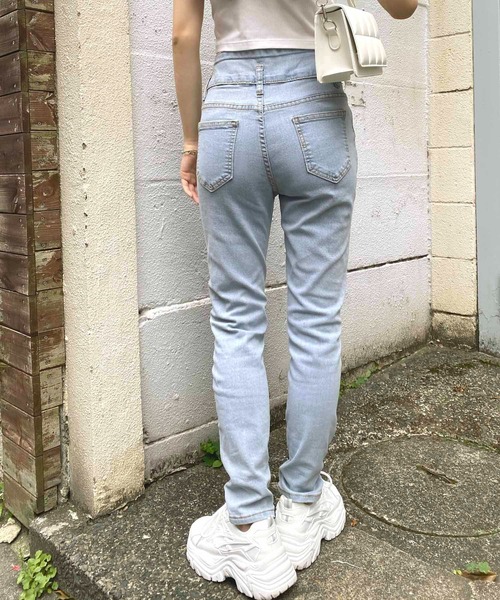 NANEA(ナネア)の「ハイウエスト ストレッチデニムスキニーパンツ(デニムパンツ・レディース・ネイビー/チャコールグレー/ブルー/ブラック・MEDIUM/LARGE/X-LARGE/SMALL)」の16枚目の写真