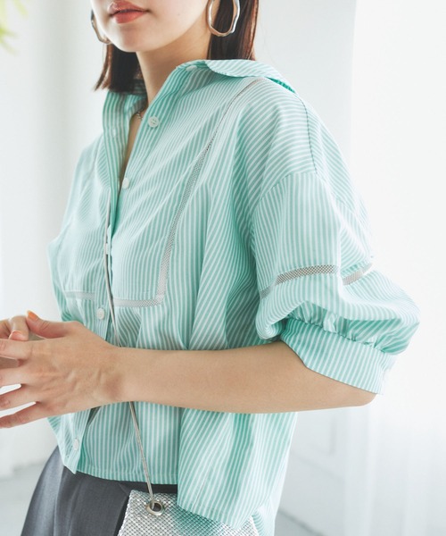 VIS（ビス）の「【接触冷感/防シワ/洗える】レース切替クロップドシャツ（シャツ/ブラウス・レディース・サックスブルー/ホワイト/グリーン系その他・FREE）」の3枚目の写真