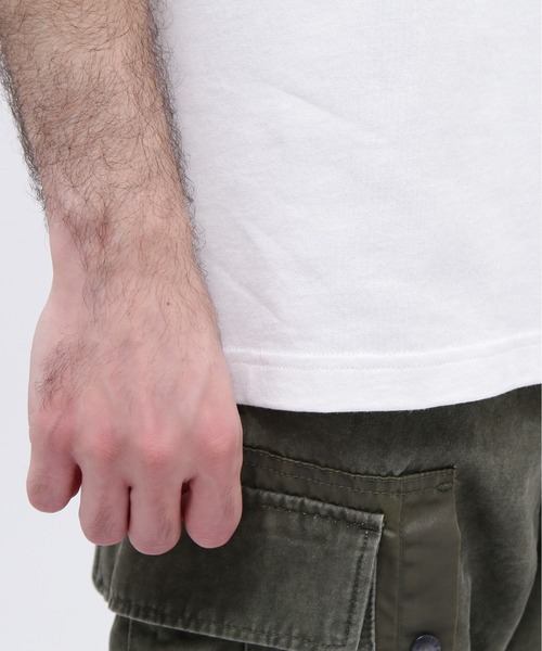 AVIREX（アヴィレックス）の「《CROSSOVER》PATCH T-SHIRT / クロスオーバー パッチ Tシャツ / AVIREX / アヴィレックス（Tシャツ/カットソー・メンズ・チャコール/ホワイト/レンガ/ブラック・MEDIUM/LARGE/X-LARGE/XX-LARGE）」の17枚目の写真