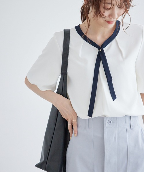 ROPE' PICNIC(ロペピクニック)の「【新色追加・2サイズ展開】メタルボタンリボンタイハーフスリーブブラウス(シャツ/ブラウス・レディース・ライトグリーン/チャコールグレー/ホワイト/サックスブルー/ホワイト系その他・38/36)」の10枚目の写真