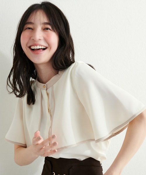 natural couture(ナチュラルクチュール)の「スタンドネック配色ケープブラウス(シャツ/ブラウス・レディース・サックスブルー/イエロー/オフホワイト/その他1/その他2/ネイビー・FREE)」の10枚目の写真