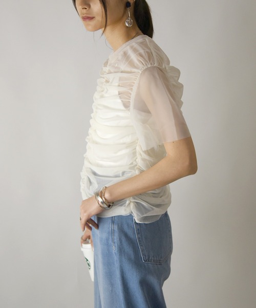 and it_(アンドイット)の「チュールシャーリングTシャツ(Tシャツ/カットソー・レディース・アイボリー/グレイッシュベージュ/グレー・M)」の6枚目の写真